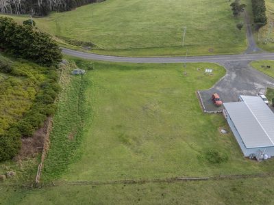 100 Grassy Road, Currie
