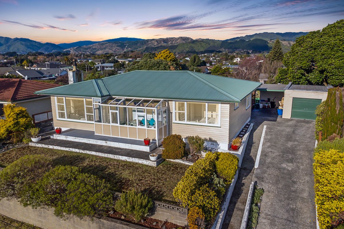 8 Francis Road, Paraparaumu Beach