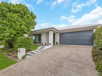 8 Ningaloo Drive, Pimpama