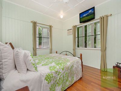 1 / 10A Cowley Street, West End