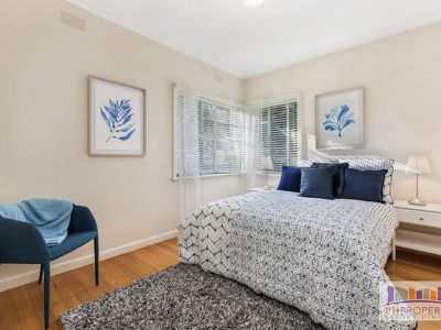 26 Marshall Crescent, Kennington