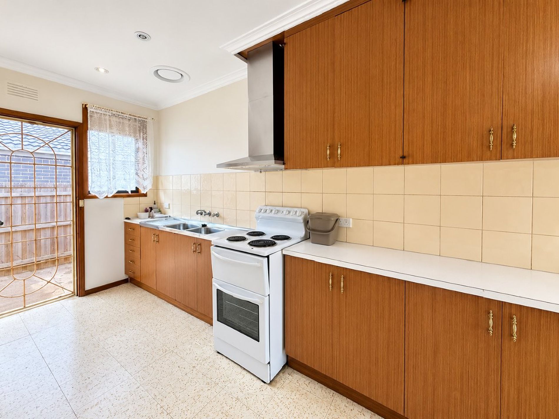 4 / 8 Parker Street, Werribee