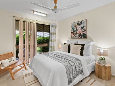 7 LEANNE CLOSE, Woree