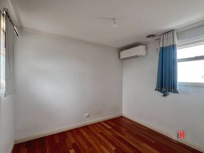 2 / 8 Faye Street, Reservoir