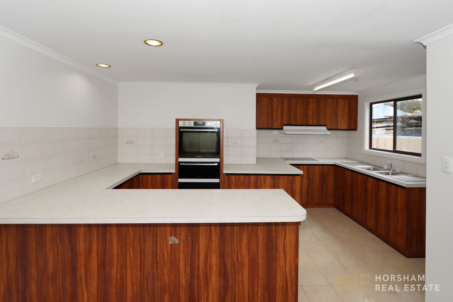 6 Railway Avenue, Horsham