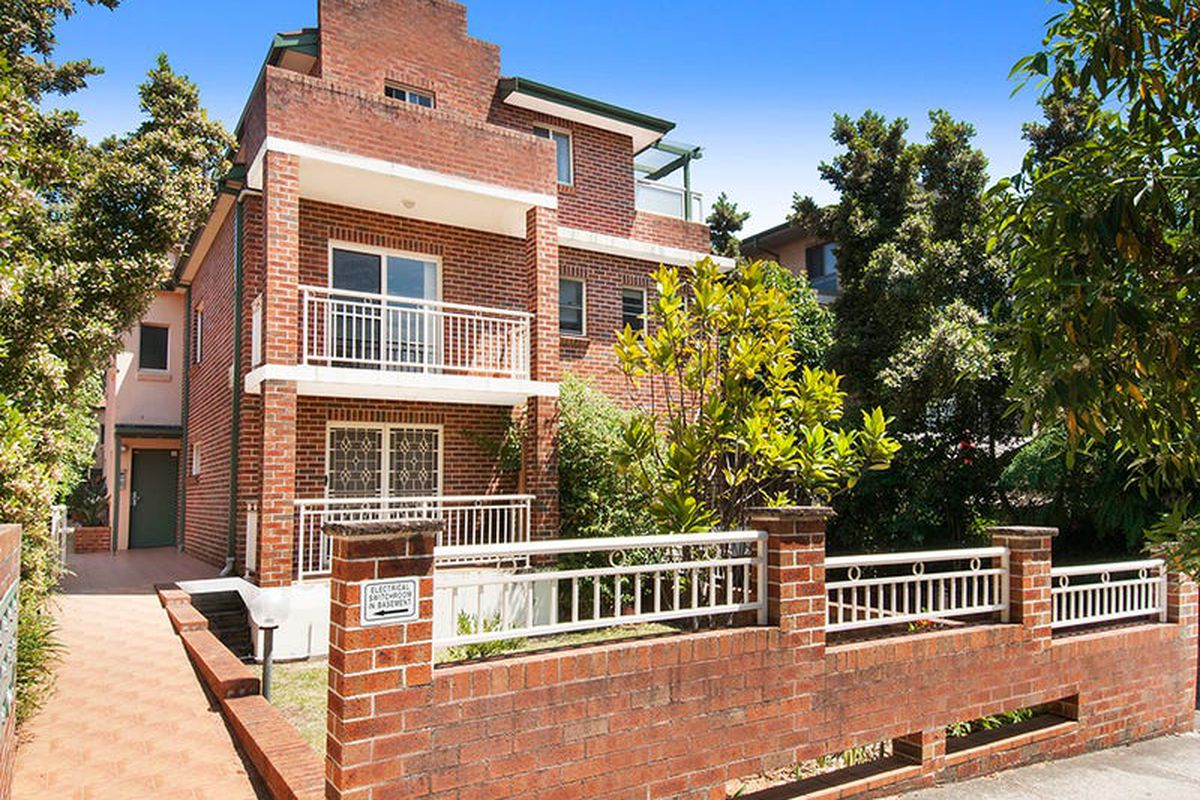 4 / 5 Hornsey Road, Homebush West