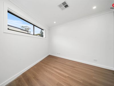 4 / 5 Holland Crescent, Casula