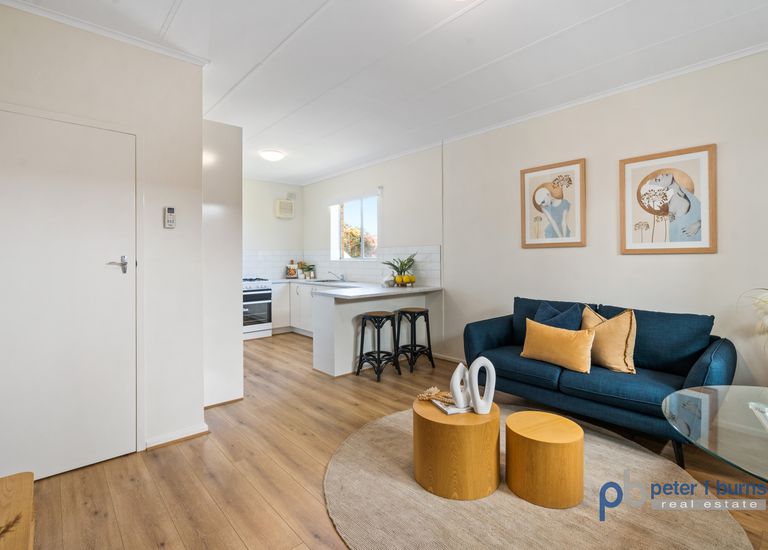 1 / 72 Downing Street, Hove
