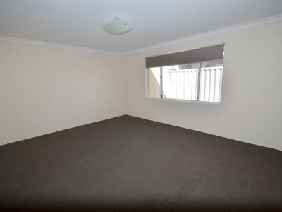 4 Ashendon Boulevard, Hammond Park