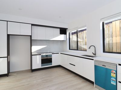 8a Britannia Place, Half Moon Bay