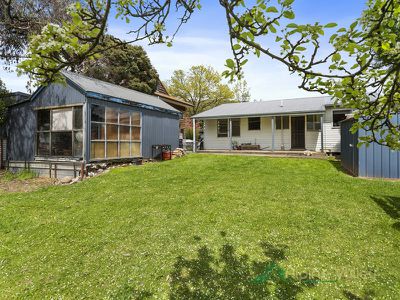 39 Valley Avenue, Mount Beauty