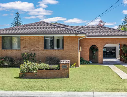 Immaculately Maintained Home with Generous Land & Excellent Shedding