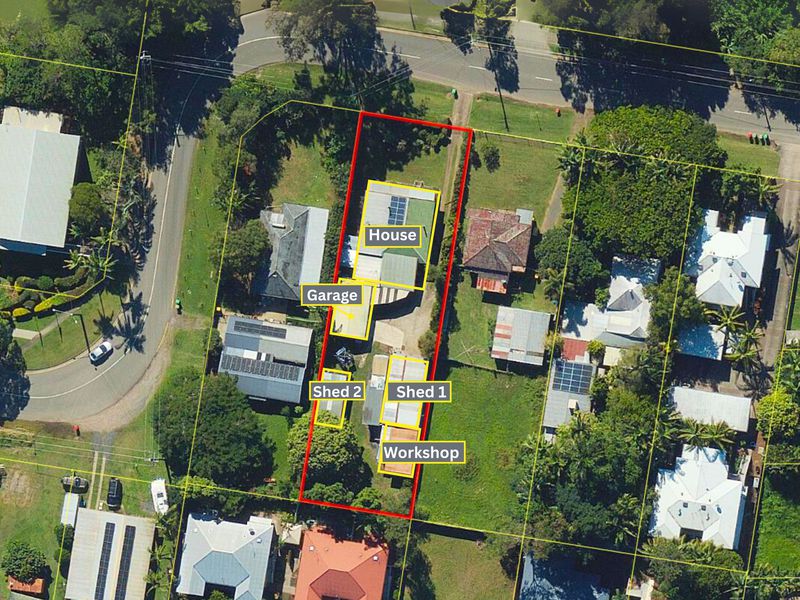 Just Listed. Developer Alert!
Zoned for units or townhouses on 1399m² 