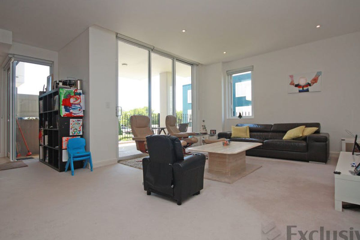 102 / 38 Peninsula Drive, Breakfast Point