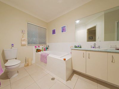 6 Hayes Street, Wakerley