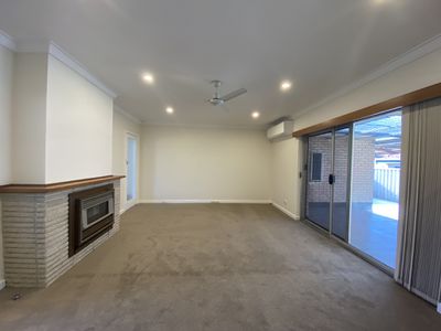 8 Barber Place, Riverton