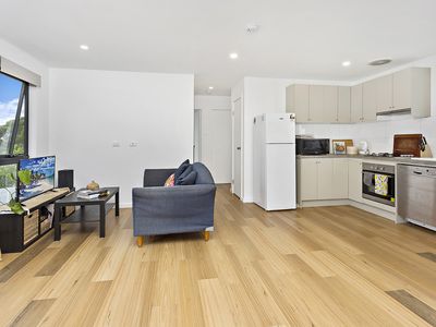 218 Farmborough Road, Farmborough Heights