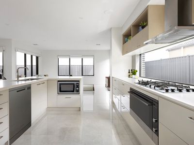 126 Yeungroon Blvd, Clyde North