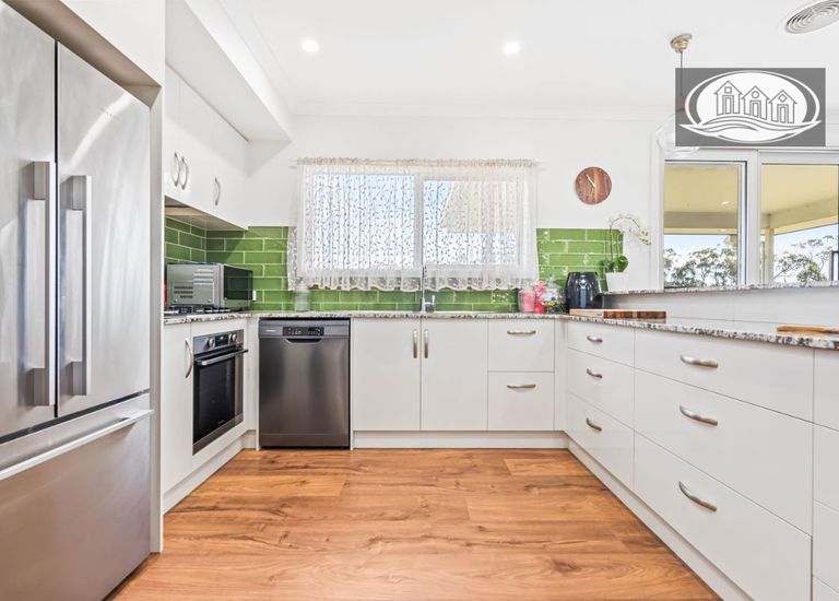 14 Denhill Court, Portland