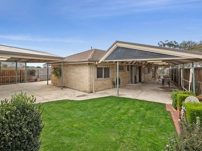 13 Mornane Road, Marshall