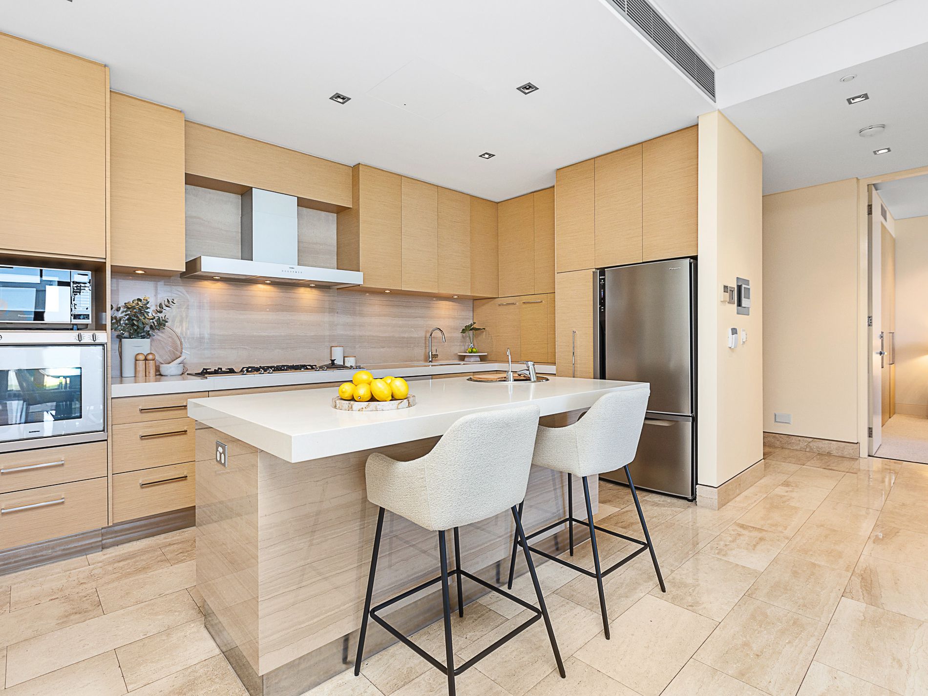 1 / 8 Mounts Bay Road, Crawley