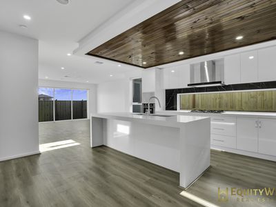85 Pienza Road, Fraser Rise