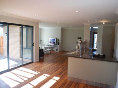 13 Spears Place, Horsley