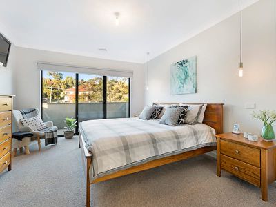 12 Hayes Parade, Pascoe Vale