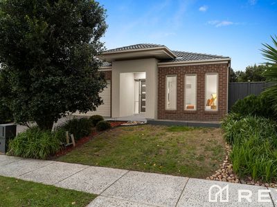 10 Brolin Terrace, Cranbourne North