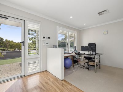 4 Fernhill Promenade, Harrisdale