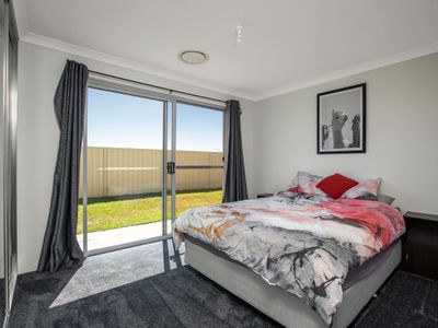 93 Braidwood Drive, Australind