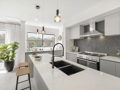 Lot 203, 5 Cairns Crescent, Officer