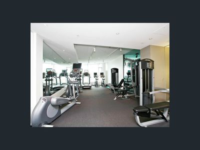 1904 / 7 Yarra Street, South Yarra