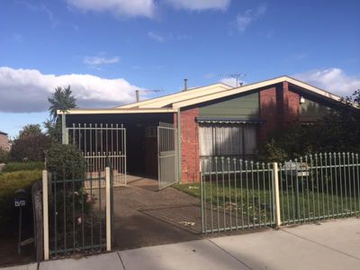 6 / 5 Deutgam Street, Werribee
