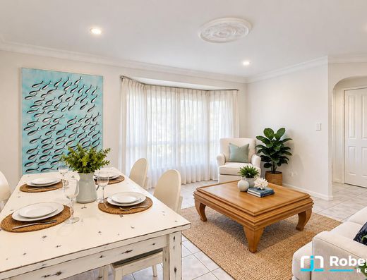 Spacious, Light-Filled Living in a Quiet Old Tewantin Cul-de-Sac image 4
