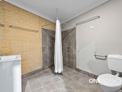 2 / 30 Sunset Avenue, Barrack Heights