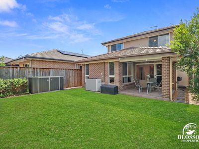 18  Sundowner Parkway (The Gables), Box Hill