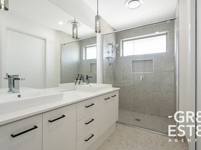 14 Aurora Drive, Cranbourne West