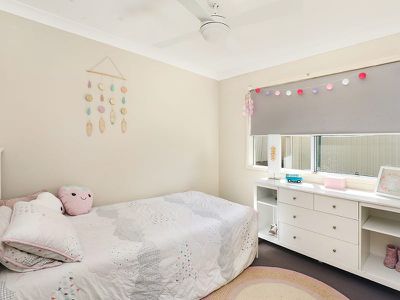 4 Maddock Avenue, Mooloolah Valley