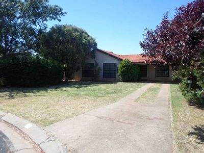 11 Potter Close, Dubbo