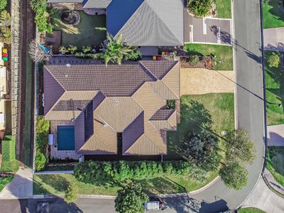 2 Lachlan Drive, Wakerley