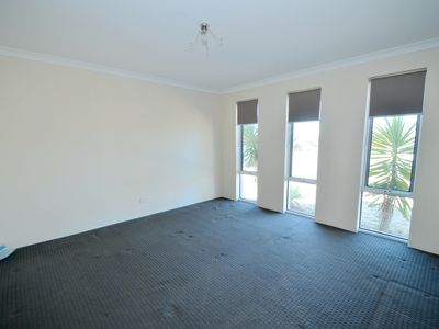 4 Ashendon Boulevard, Hammond Park
