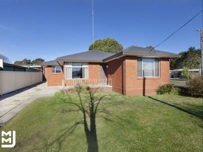 56 The Esplanade, Oak Flats