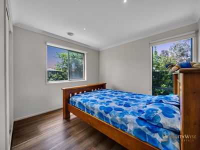 7 Bush Street, Manor Lakes