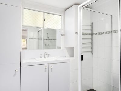 18 Collins Street, Piccadilly