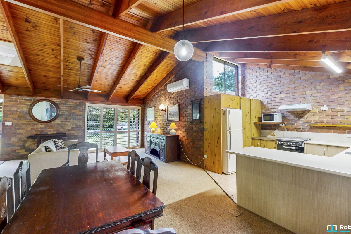8 Palm Grove Crescent, Tewantin