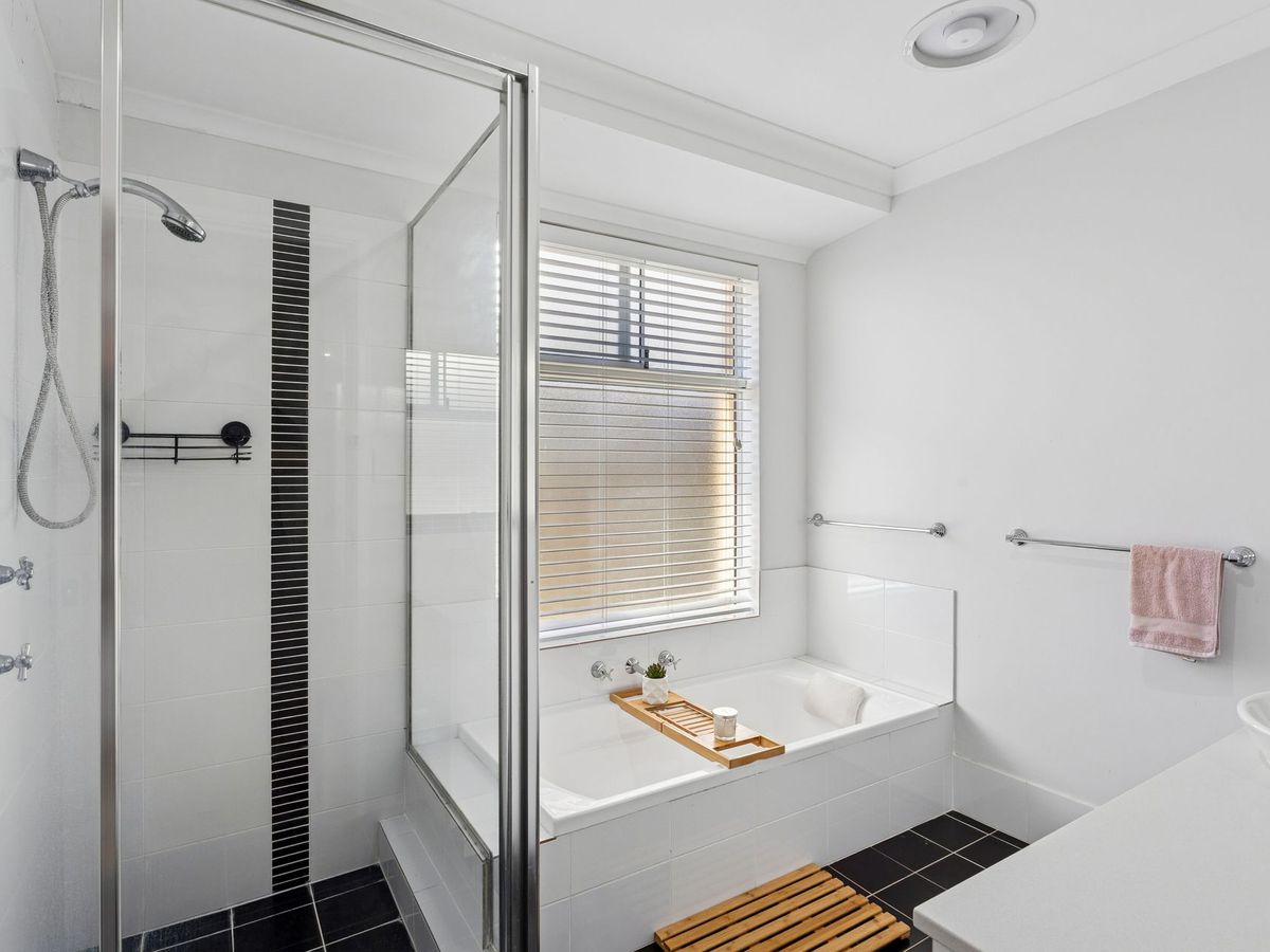 15 Palomino Promenade, The Vines