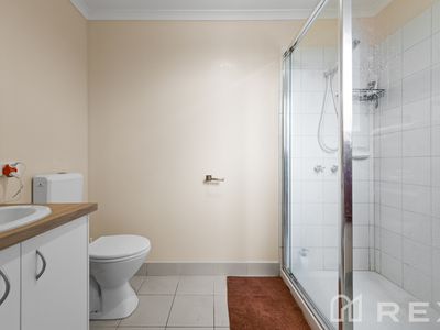 19 Calais Cct, Cranbourne West