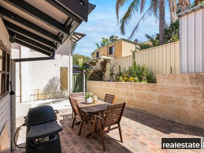 2 / 4 Lawrence Street, Como