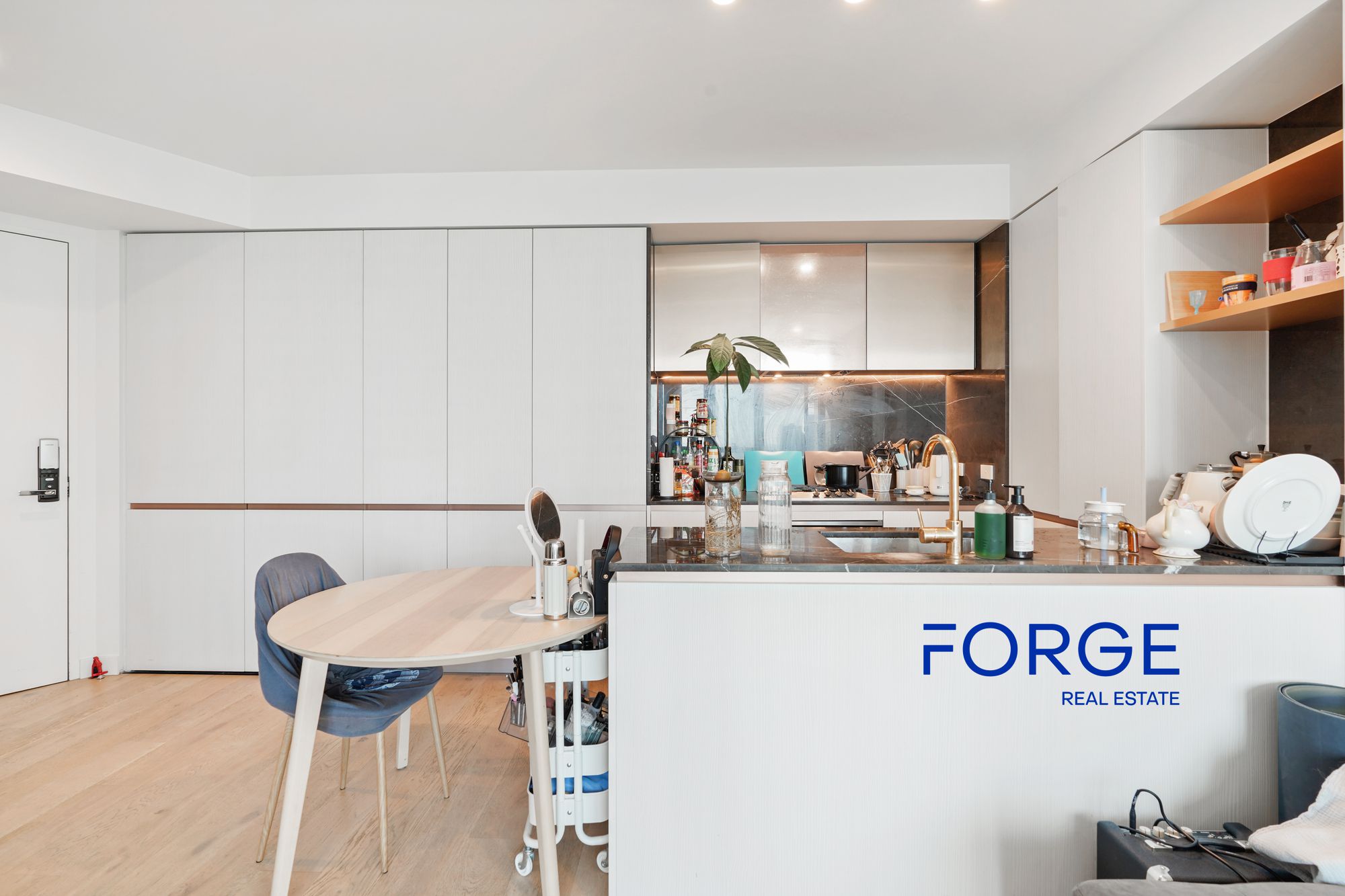 6301 / 228 La Trobe Street, MELBOURNE